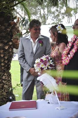 5834992_20_wedding_table1.jpg