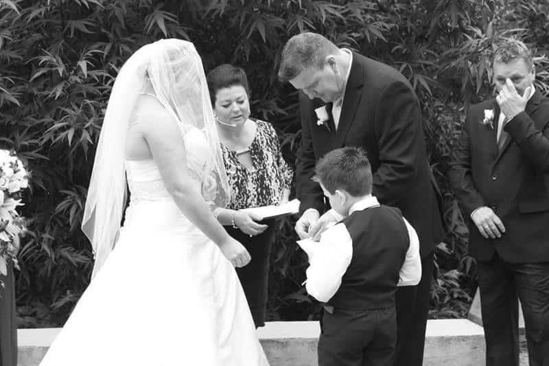 6483566_18_Ring-Presentation.jpg