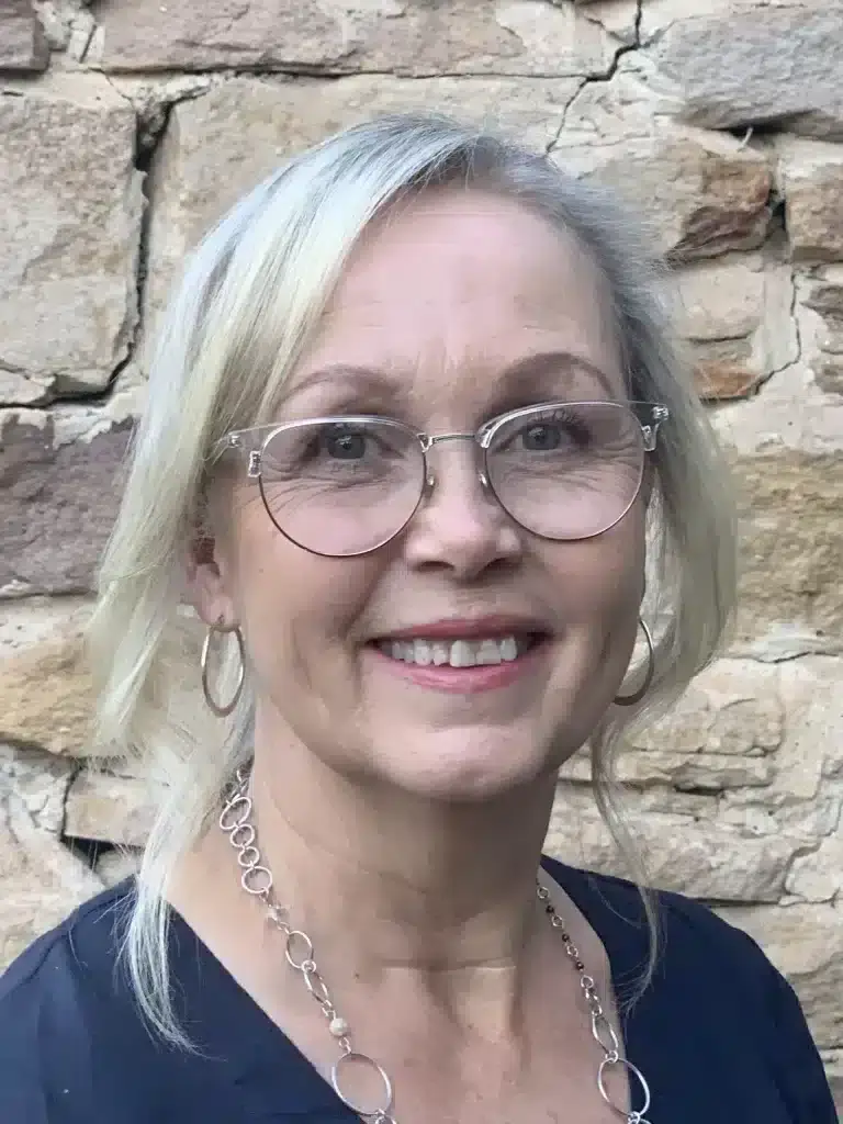 Linda Kirk photo 2