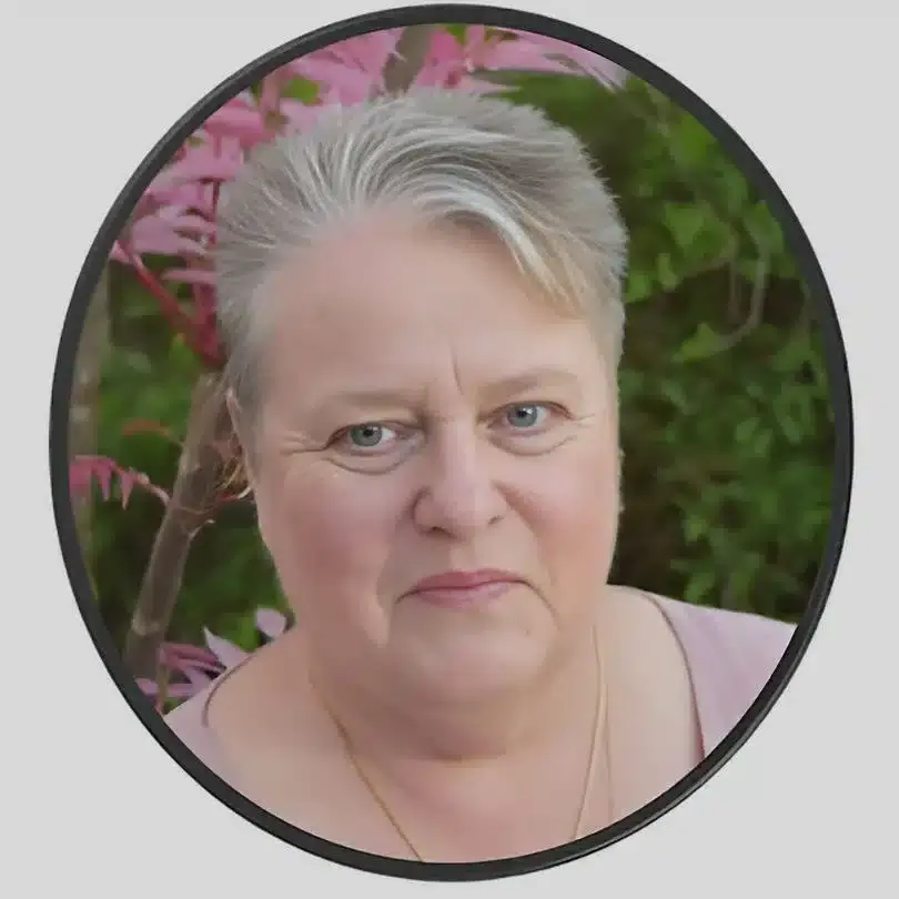 Julie Temple photo 1